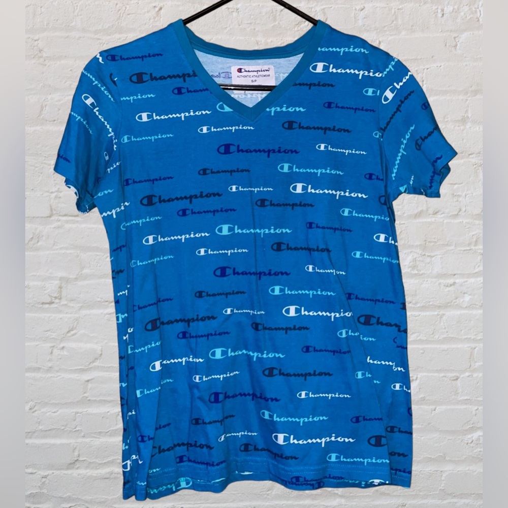💙 NWOT Champion T 💙